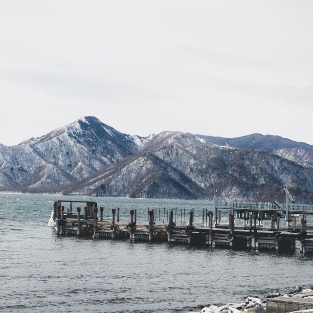 Lake Chūzenji in winter