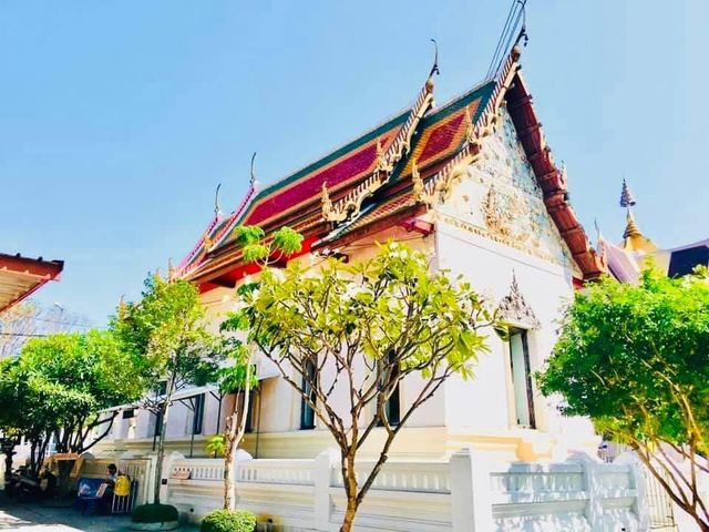 กราบพระนอน(ตะแคงซ้าย) องค์ใหญ่สุดในไทย