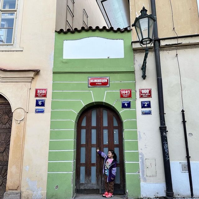 捷克景點-布拉格最小的房子
