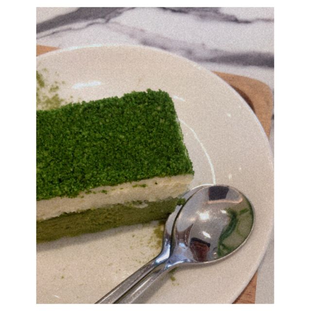 ชวนแฟนไปเดทที่ RedTemp Cafe บางแสน