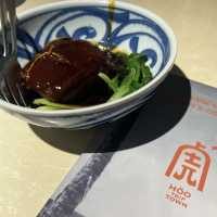 虎炊稻 ： 墾丁必訪的臺菜沙龍餐廳。好吃不貴、裝潢華美