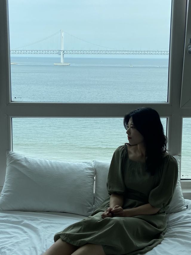 광안대교 뷰로 하루종일 창밖만 보게 되는 에어비앤비 감성숙소 “오늘, 그리다”