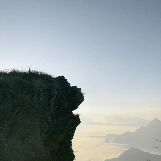 ภูชี้ฟ้า - ชมทะเลหมอกเคล้าลมหนาวท่ามกลางขุนเขา ภูชี้ฟ้า - ชมทะเลหมอกเคล้าลมหนาวท่ามกลางขุนเขา