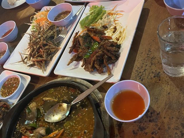 ร้านยอดแซ่บ สารภี