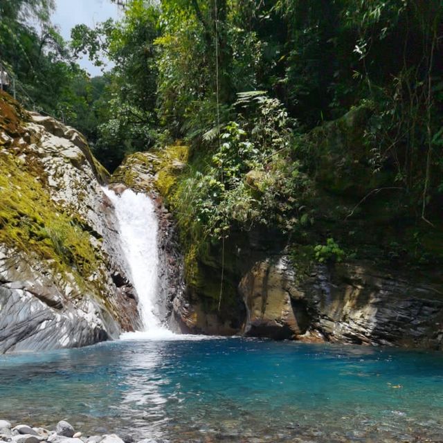 Enjoy the blue volcanic waterfalls 