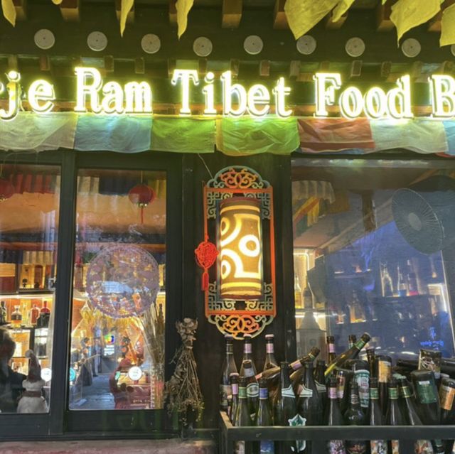 East meets West in Tianzifang  