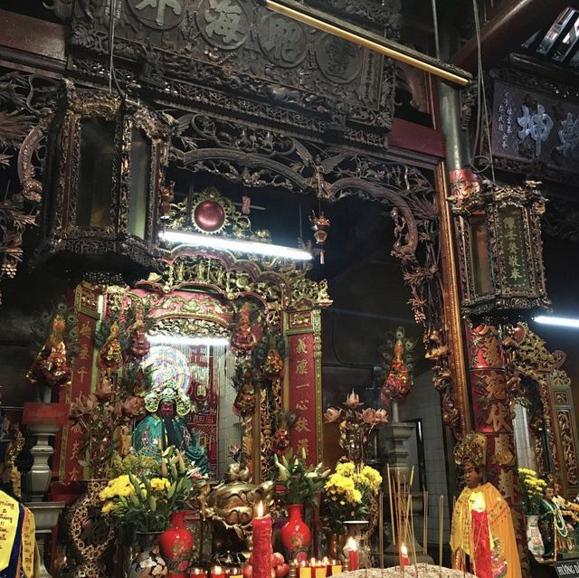 Phuoc An Hoi Quan Pagoda - Vietnam