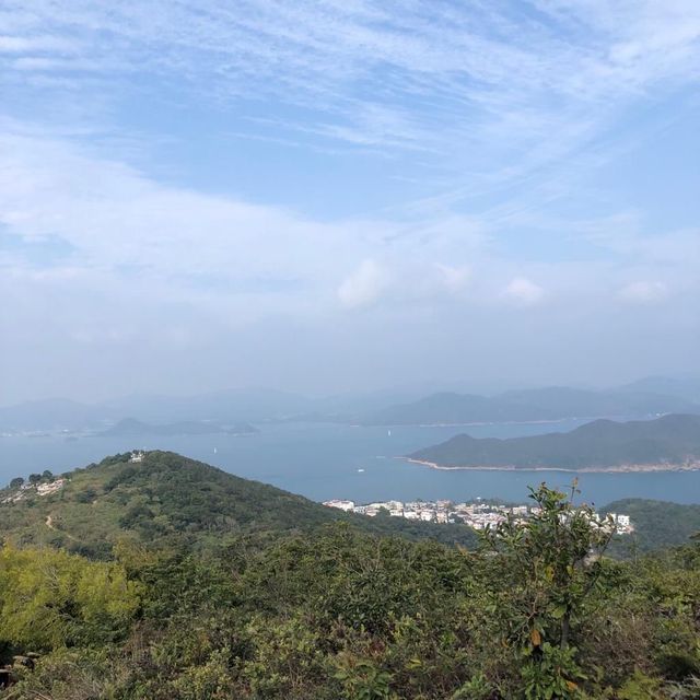 手腳並用 登上「香港三尖」之一😎