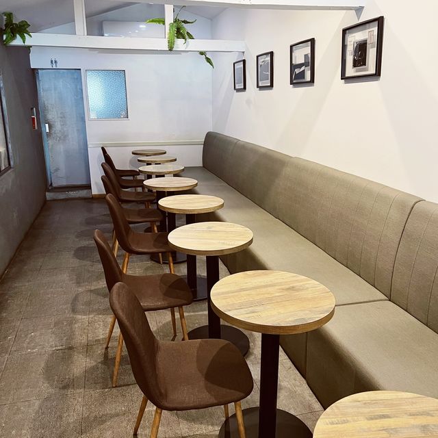 簡單舒適咖啡廳的好選擇｜路易莎台東店｜待上一整天都不是個問題