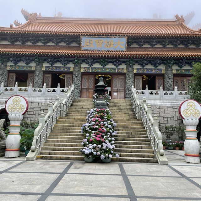 香港著名景點「寶蓮寺」