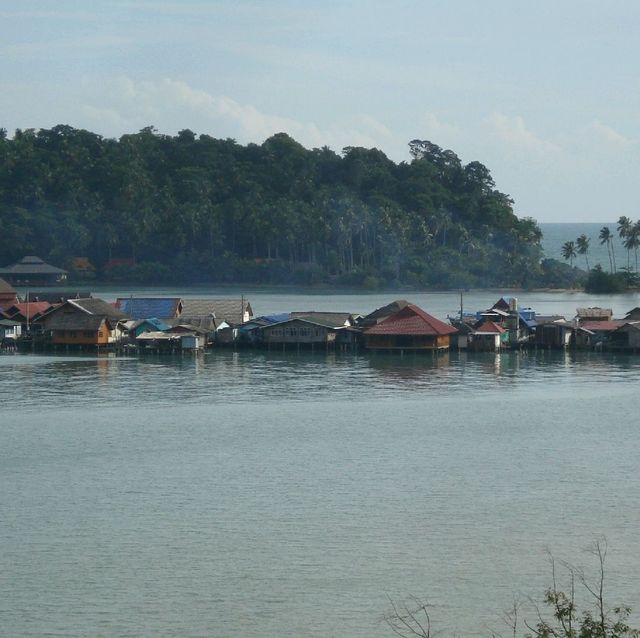 ท่าเทียบเรือบางเบ้า
