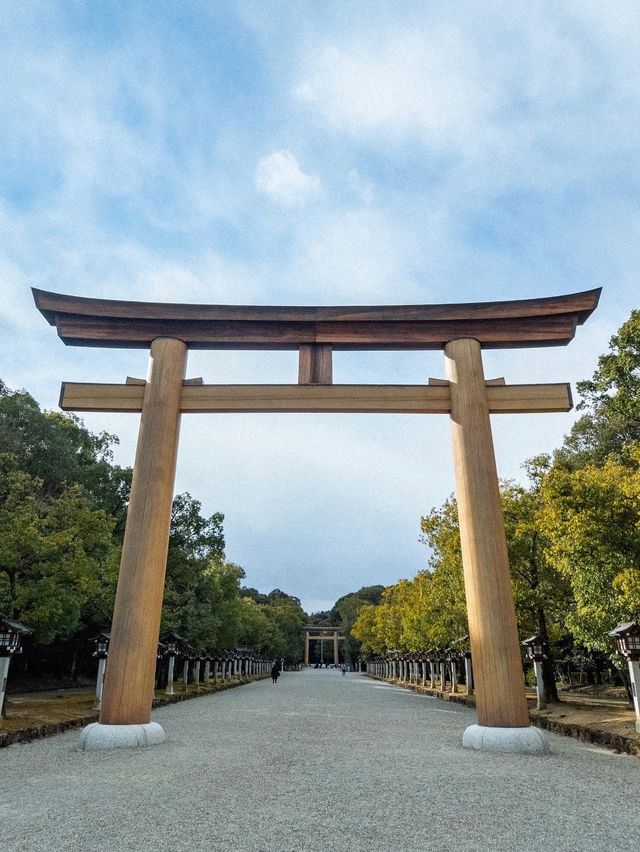 日本がはじまった場所　橿原神宮