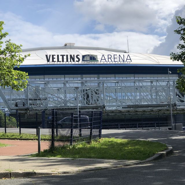 Veltins-Arena , SVĐ bóng đá trong nhà 