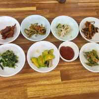 통영에서 고소한 멍게비빔밥을 먹고 싶다면 '남옥복국식당'