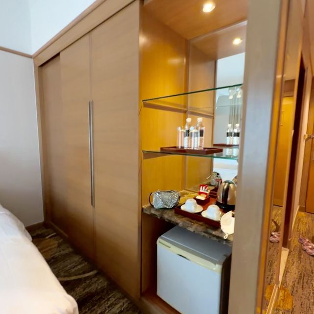 Shop-Dine-Sleep-Hotel Nearby PAVILLION!!!