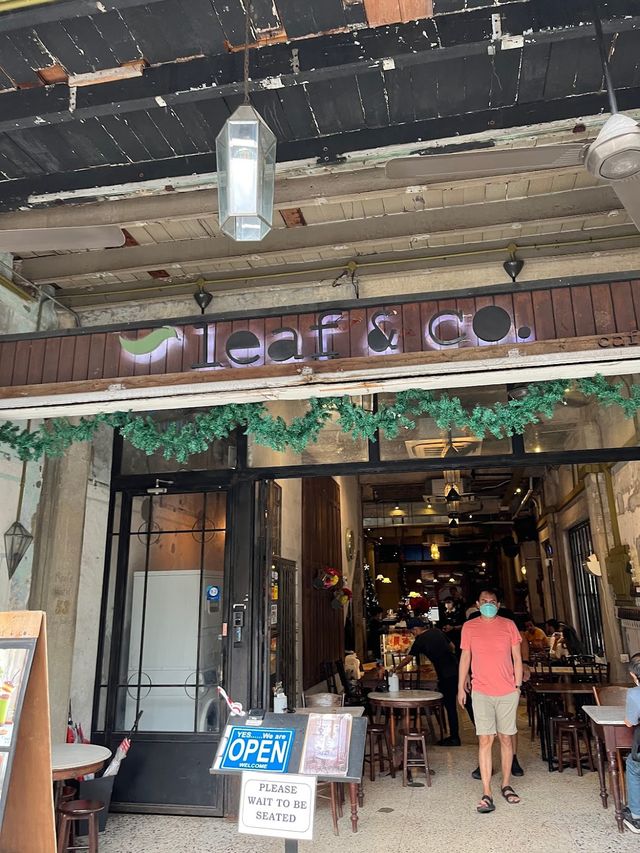 Leaf & co. Cafe 🍂💨