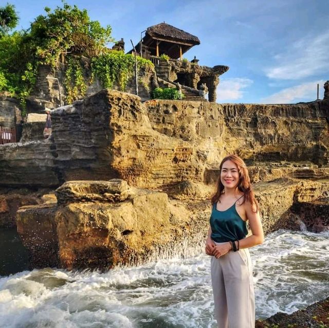 Tanah Lot วัดริมทะเล 🌅 ที่บาหลี 