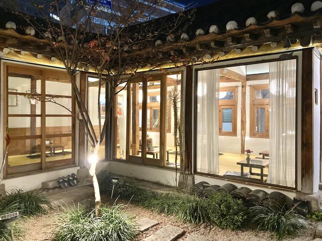 한국적인 분위기의 한옥카페 ‘인사동 한옥찻집’