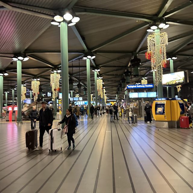 Car rental at Amsterdam Schiphol Airport 