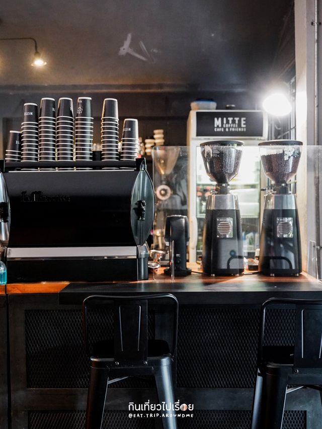 Mitte บ้านหลังน้อยที่เต็มไปด้วยความอบอวลของกาแฟ