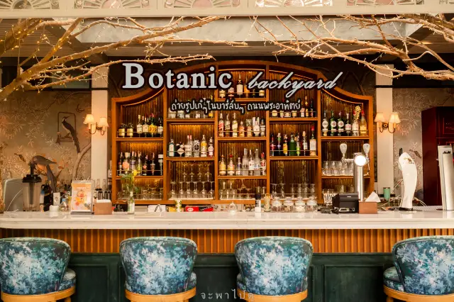 Botanic Backyard Bar & Restaurant