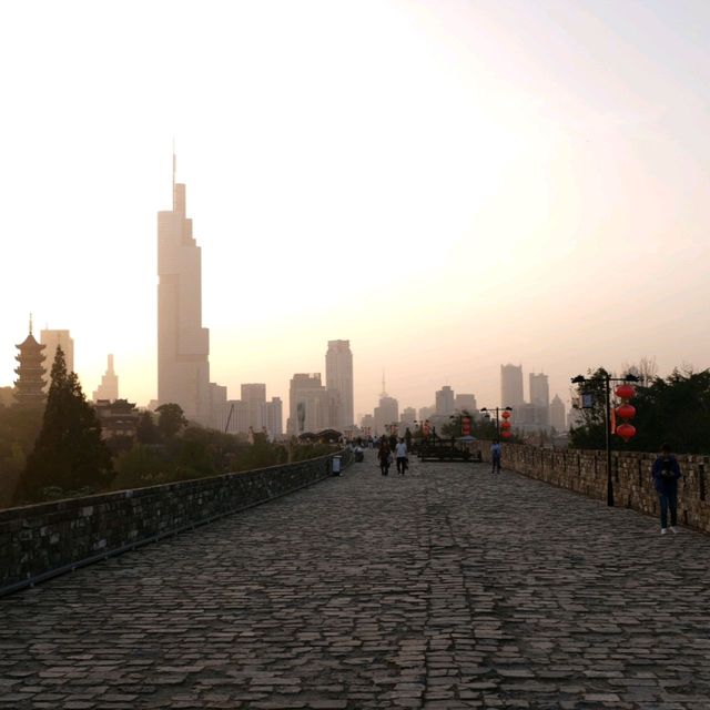 Nanjing City-Wall at Xuanwu-Lake