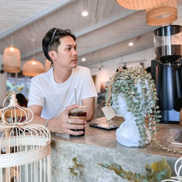 " ศิลป์ • โส • ภา " คาเฟ่ หนองคาย
