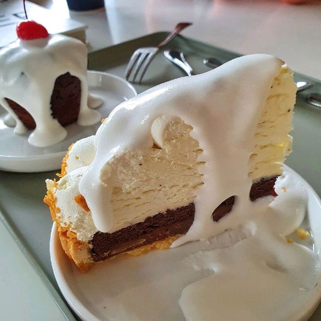 연신내 플럽커피☕ 디저트 밀푀유와 인테리어가 돋보이는 카페