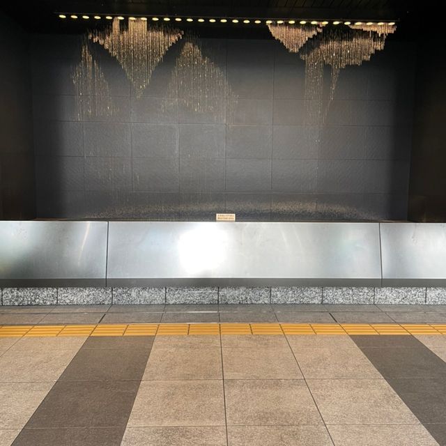 大阪駅　水の時計
