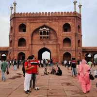 Magnificent yet crowded mosque of Mughal era