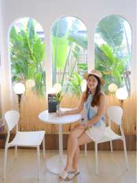 Summer House ค่าเฟ่สุดชิคย่านจอมเทียน