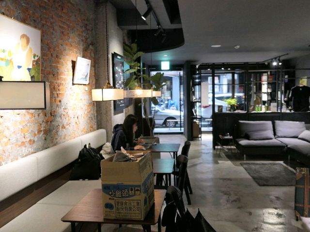 基隆雨島旅店,文創旅店,結合藝廊,重溫老派的浪漫 基隆雨島旅店,文創旅店,結合藝廊,重溫老派的浪漫