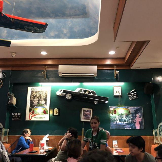 대왕 초콜렛 파르페가 유명한 세부 맛집 추천 