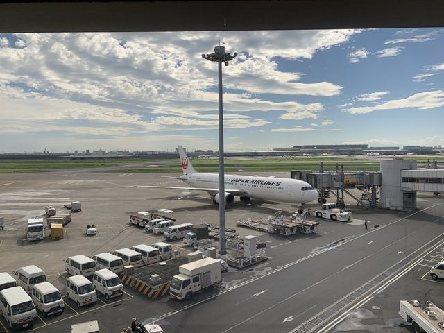 東京　羽田空港　JALダイヤモンドプレミアラウンジに初潜入❗️