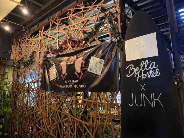 ร้านลับสุดหาดวอนนภา @JUNK BAR