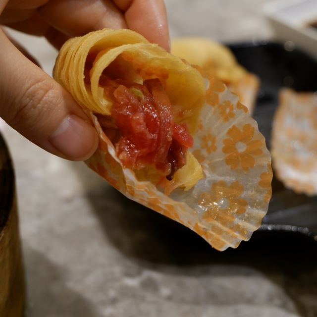 貼地價龍蝦荷葉飯和點心 