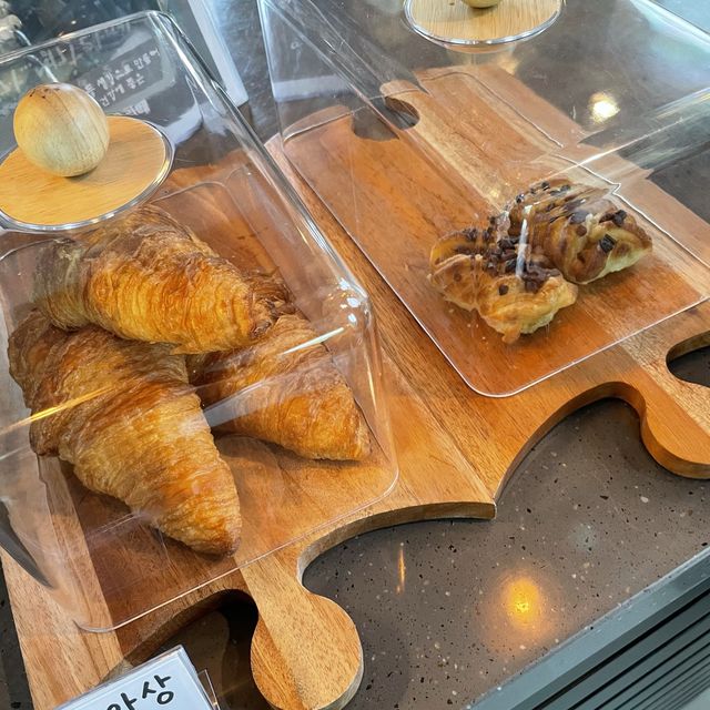 정원이 이쁜 카페 ‘아델’