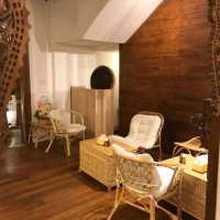 Pilar Kayu Resto