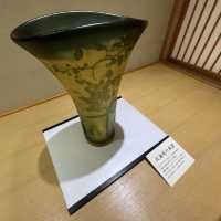 和硝子細工の「北一硝子　和のフロア」