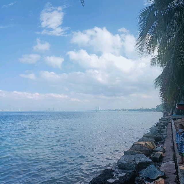 🏖หาดบางเสร่ ถ้าใจเซไปทะเลก็ได้นะ