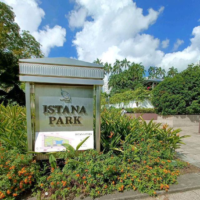 Istana Park - a small city park in Orchard