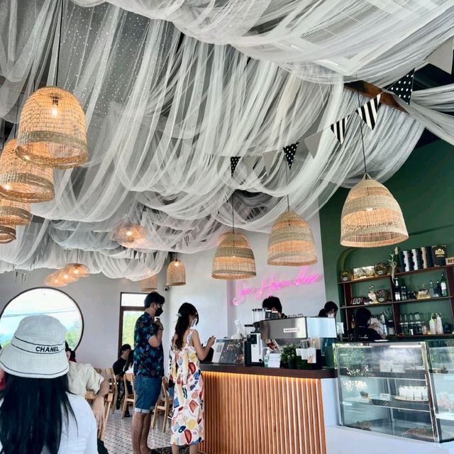 คาเฟ่น่ารักติดหาดแหลมสิงห์