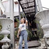 เป็นสถานที่เล่อค่ามากที่หนึ่งในอัมพวา