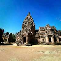 หลังนารายณ์บรรทมสินธุ์ของปราสาทพนมรุ้ง


