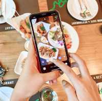 CHOM Cafe & Restaurant (ชม คาแฟ่ แอนด์ เรสเตอรอง) 