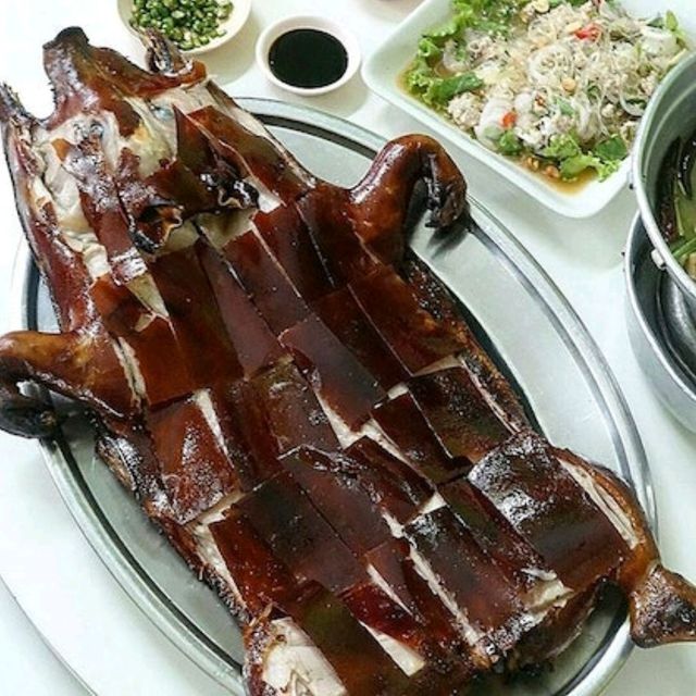 曼谷地道著名燒乳豬 極鬆化脆皮 必食