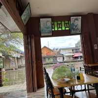 ขนมจีนใต้สะพาน อำเภอหัวไทร
