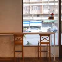 Khonto cafe คาเฟ่มู้ดโทนสไตล์มินิมอล 