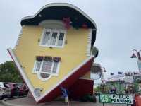 The Upside Down House 🇨🇦