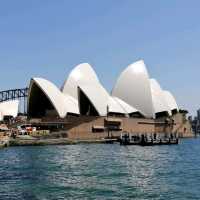 The grand Sydney Opera House 